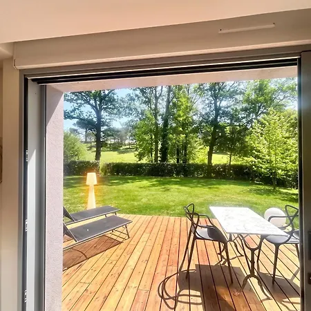 Appartement Convivial Avec Terrasse à Carignan-de-bordeaux, 28 M² *